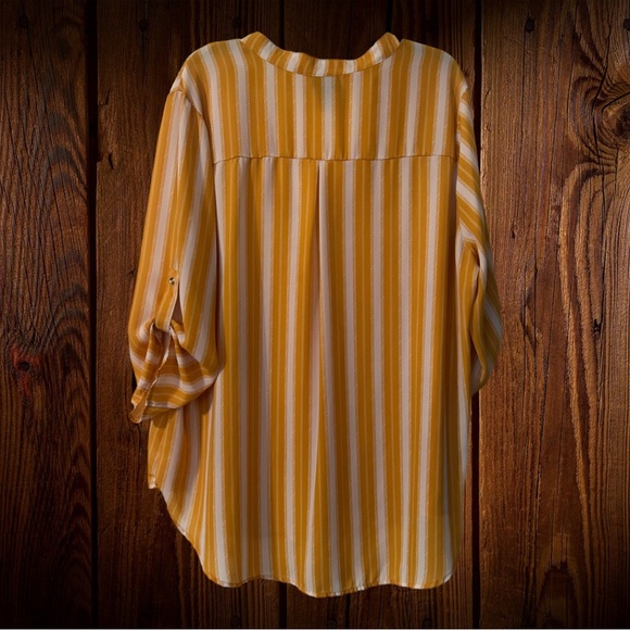 Forever 21 Blouse - Picture 2 of 5